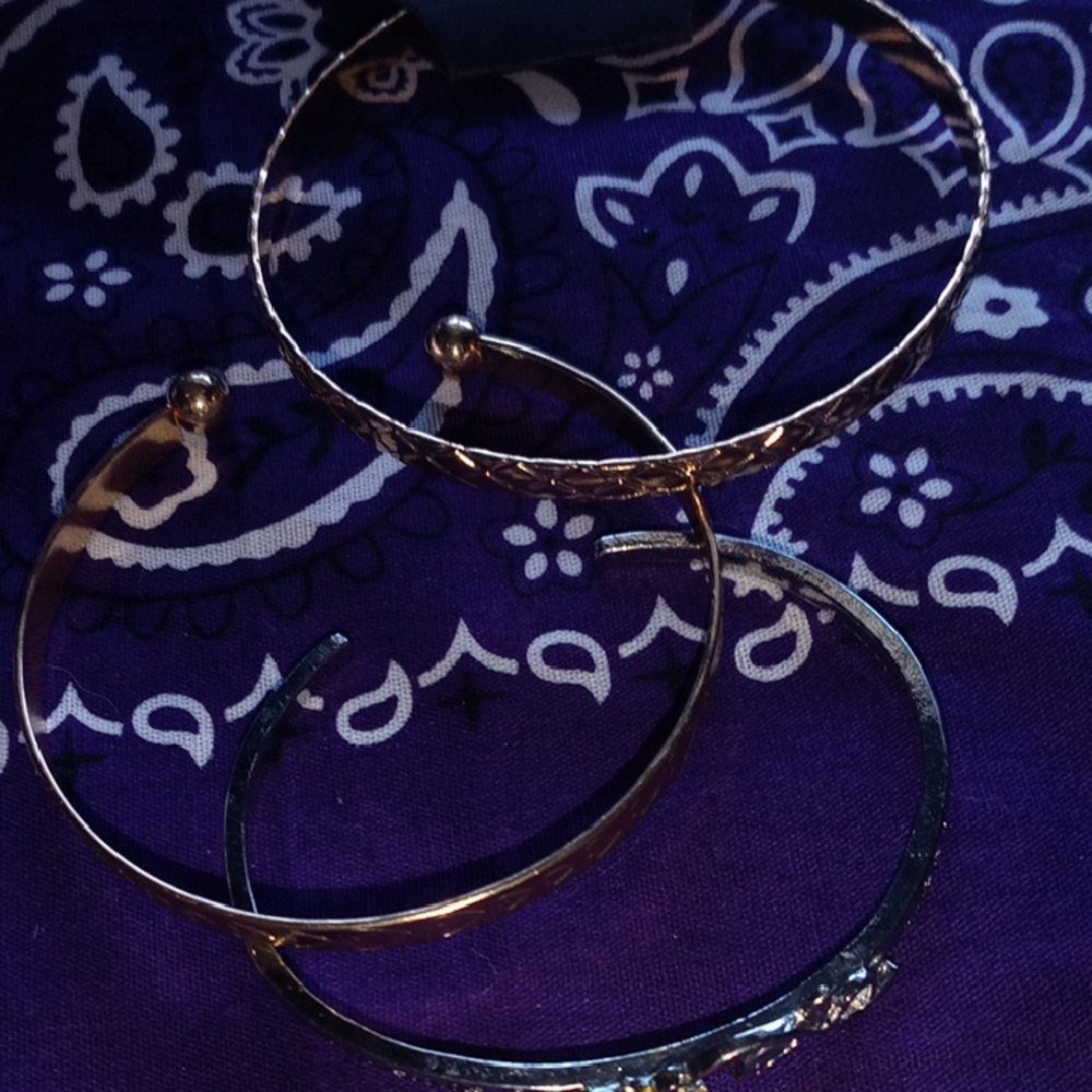 Elegant Gold Bangle Set (Buy All The Bracelets, Get Ear Cuff For Free)